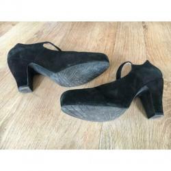 Zwarte suède pumps met bandjes, Gianna Firenze, maat 41