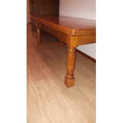 goeie stevige salontafel kan nog jaren mee
