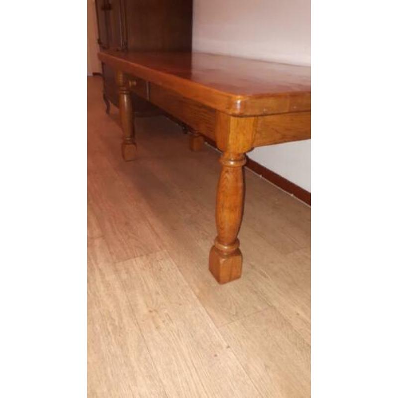 goeie stevige salontafel kan nog jaren mee