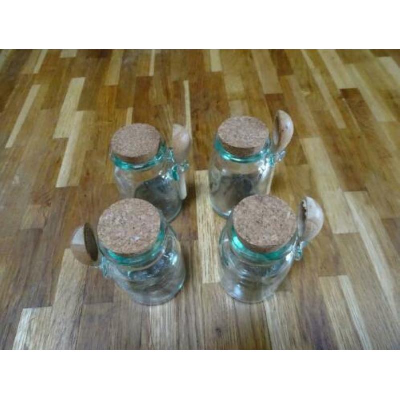4 glazen voorraad potjes