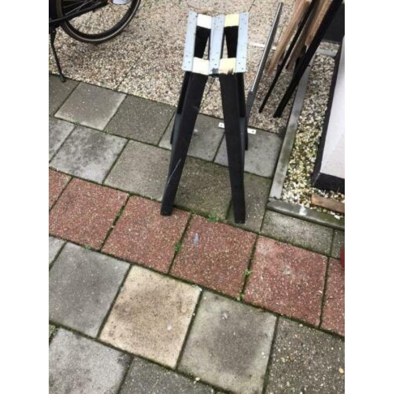 2 tafelpoten hout zwart