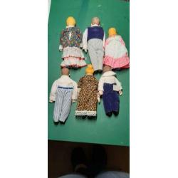 6 oude poppenhuis popjes schaal 1:12