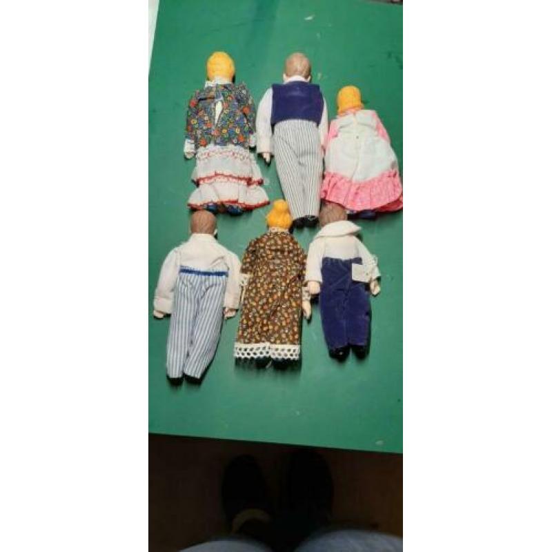 6 oude poppenhuis popjes schaal 1:12