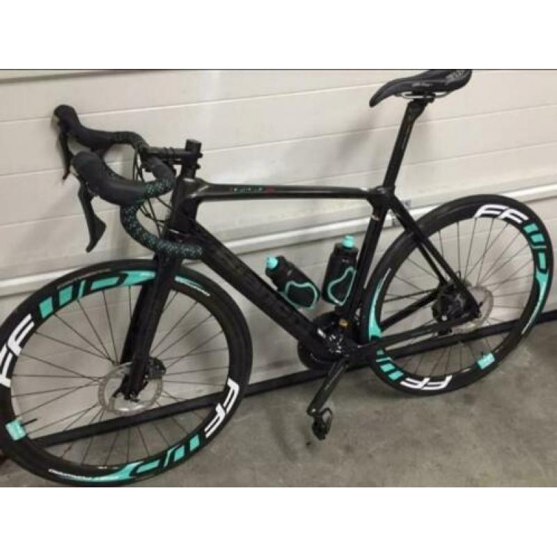 Bianchi racefiets wielen FFWD F4D schijfrem nw €2.199,- !