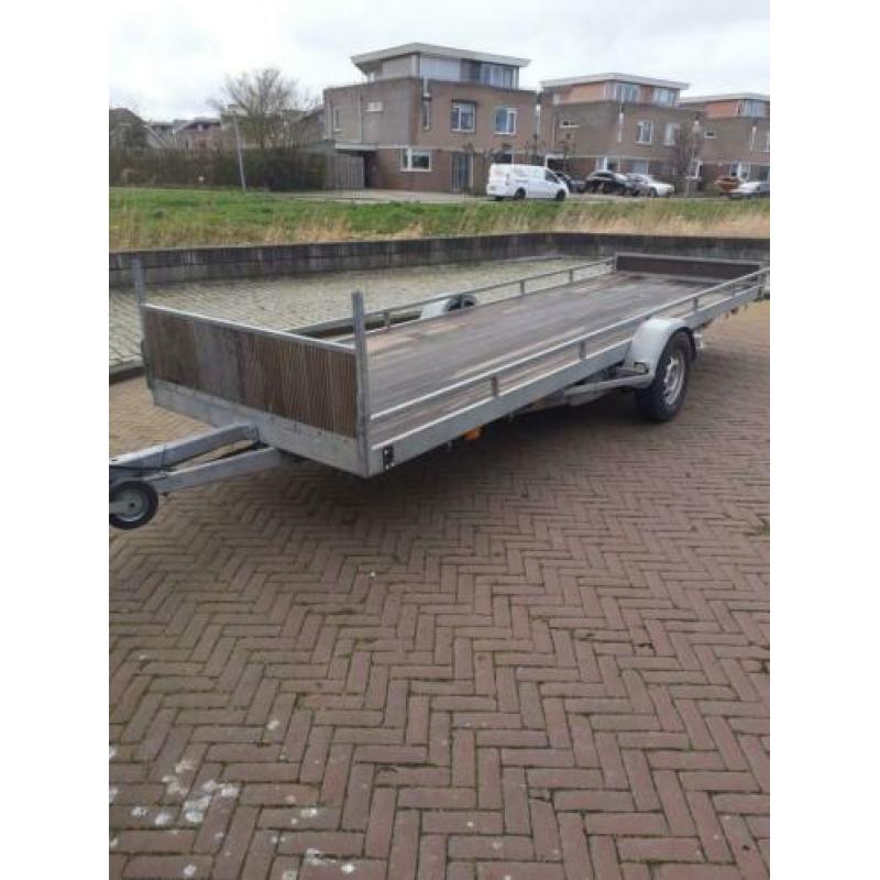 Mooie zgan aanhangwagen
