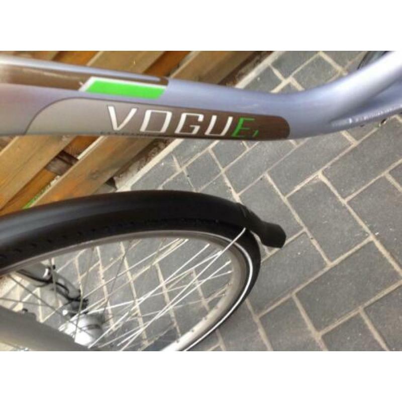 Vogue damesfiets. Framehoogte : 52 cm.