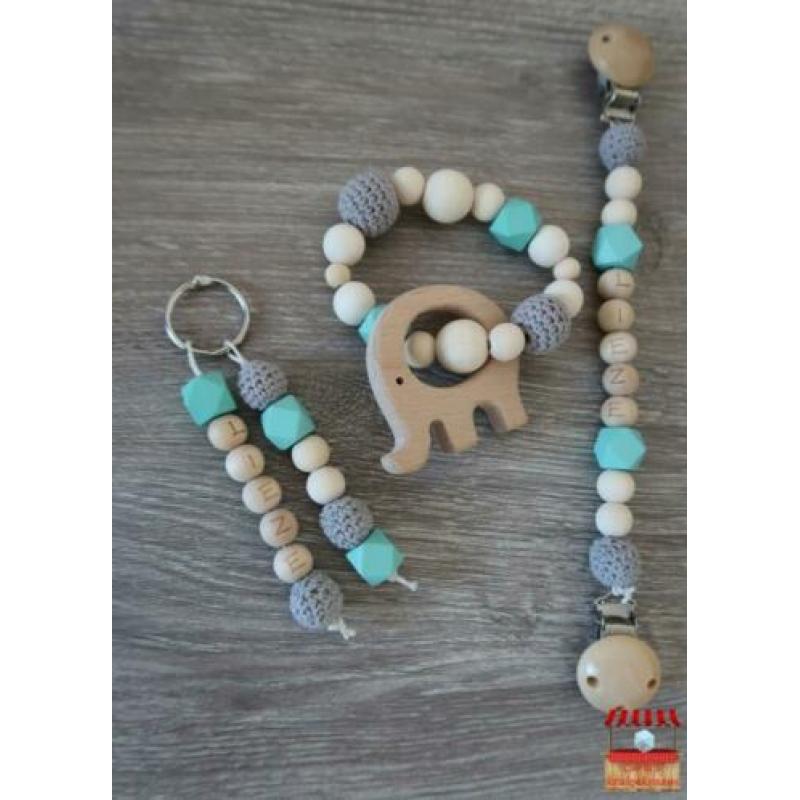 Set wagenhanger en bijtring (eventueel met naam)