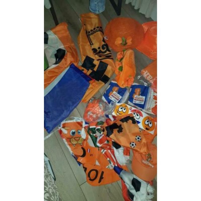 Wk EK voetbal versiering vlaggen, wuppie enz