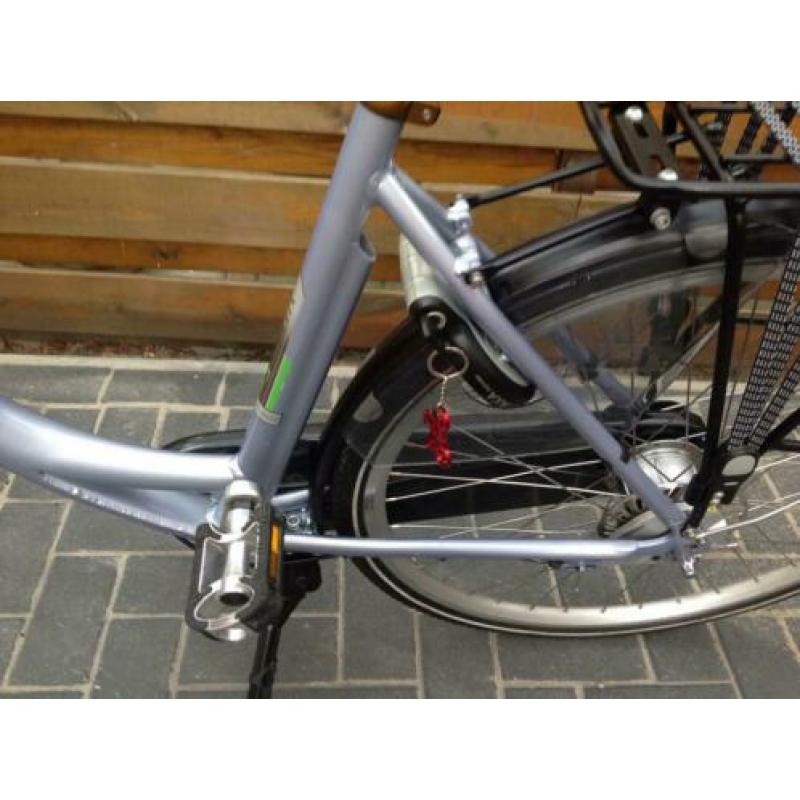 Vogue damesfiets. Framehoogte : 52 cm.