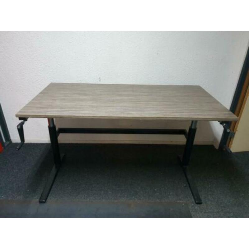 Uitverkoop!! Slingerbureau / verstelbare bureau voor €55,-