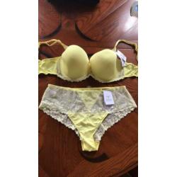 Nieuwe Simone Perele set BH 85E slip 5 ca 42, mooi geel