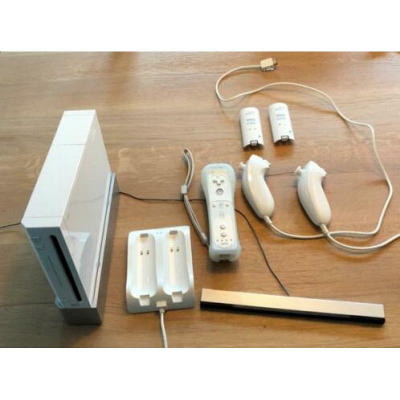 Nintendo Wii, compleet met controllers, spellen, Balance bor