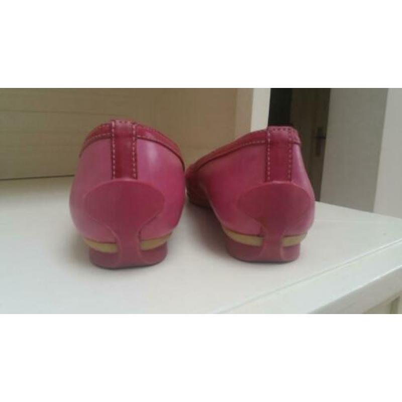 Roze leren Scavesti instappers 40.