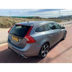 Volvo V60 2.0 T3 R-Design & Nordic+ Sport