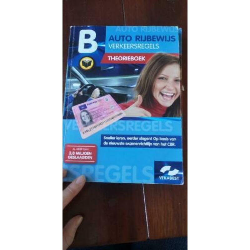 Auto rijbewijs theorieboek en examenvragen