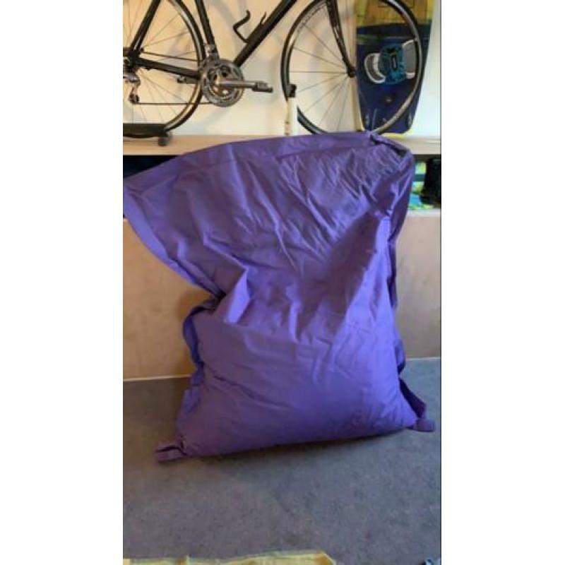 Lounge Pillowe Made in Switzerland! Super comfy Zitzakken!