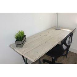 Bureau steigerhout met schragen