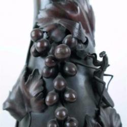 Japanse bronzen vaas met sprinkhaan