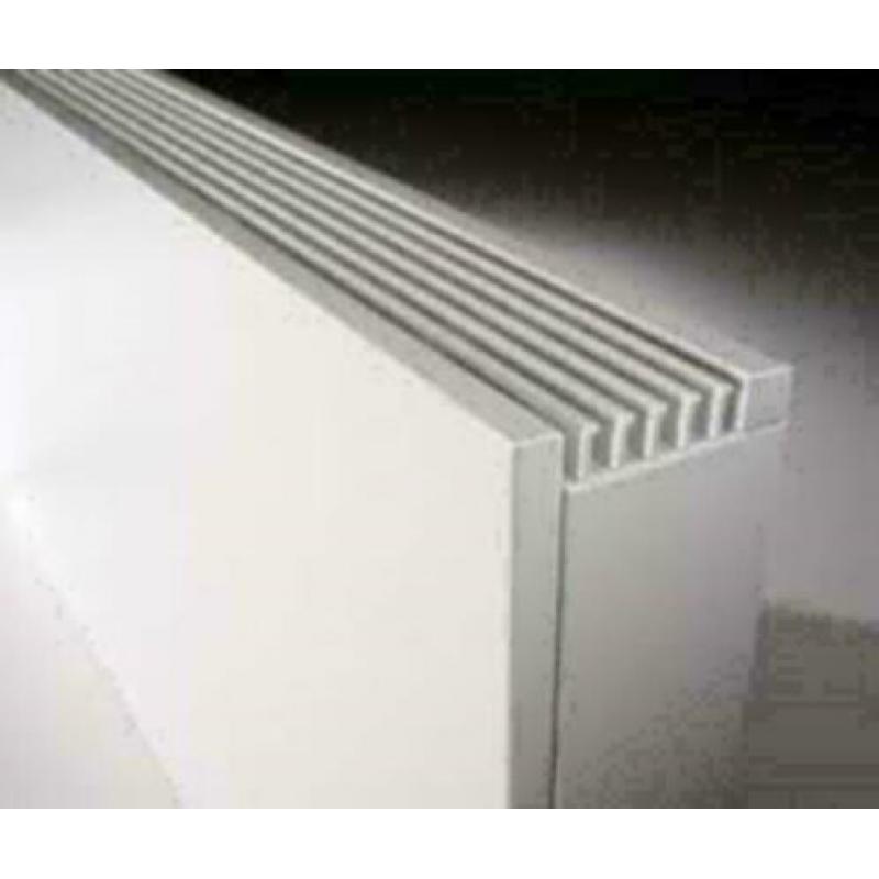 Jaga Strada 95 cm hoog en type 10 een lage temperatuur radia