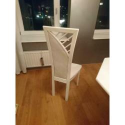 Zeer mooie eethoek met 4 stoelen compleet