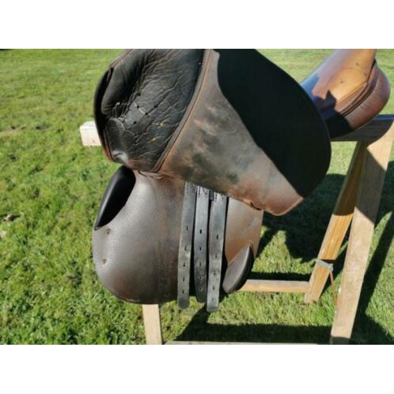 Bruin Eric Thomas springzadel, 18 inch