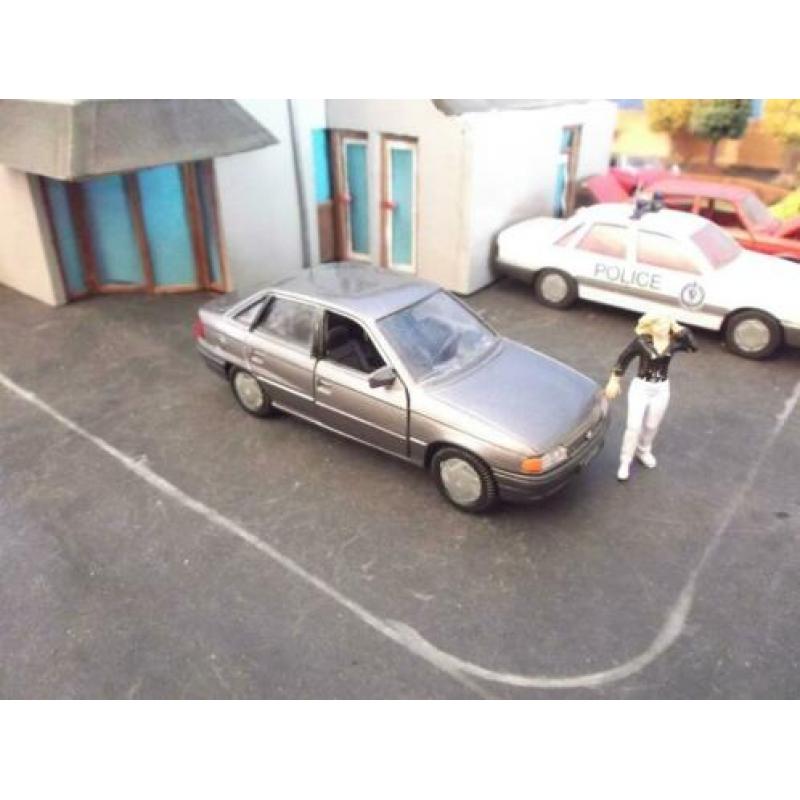 1/43 Opel Astra F Sedan - Gama metallic-antraciet