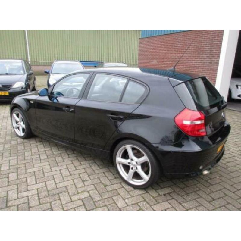 BMW 1-serie 118d Business Line AIRCO ! 5DEURS