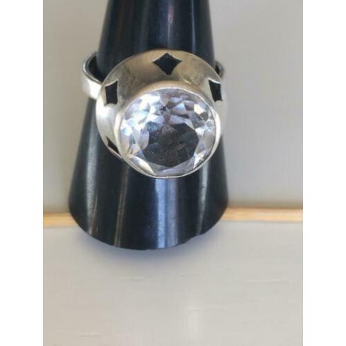 830 zilveren Finland ring met bergkristal..maat 18.5