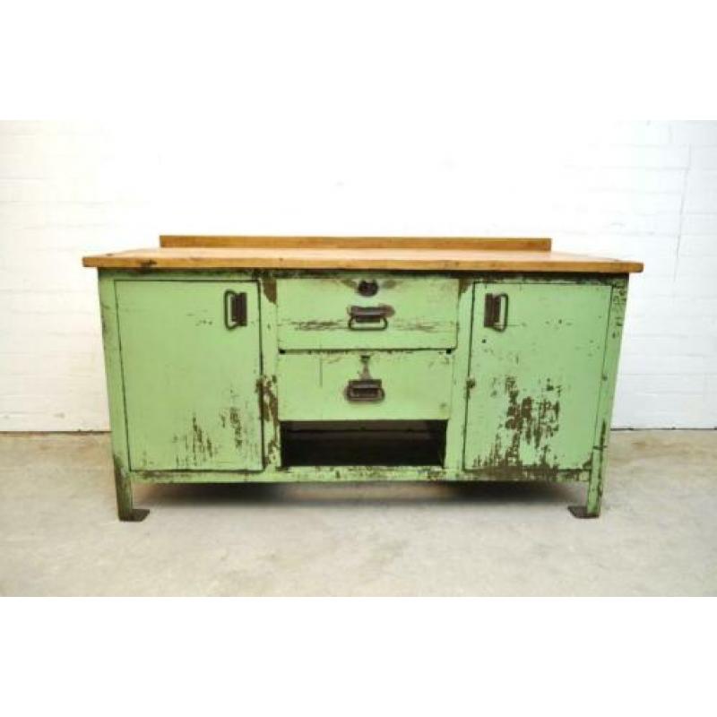 Industrieel kookeiland dressoir industriële buitenkeuken