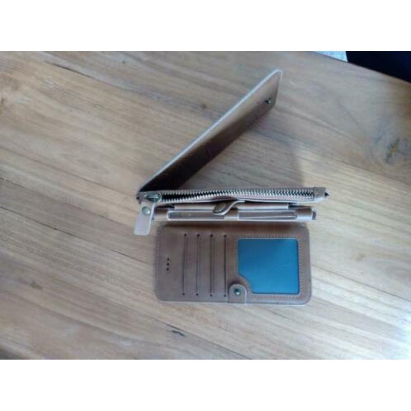 Bruin hoesje voor de telefoon iPhone 5S inclusief portemonne