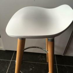 2 x barkruk bologna hout, chroom en ABS hoogglans zitting wi