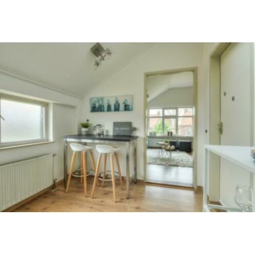 2 x barkruk bologna hout, chroom en ABS hoogglans zitting wi