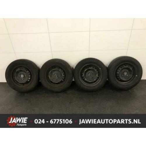 Hyundai I10 Velgen set + banden