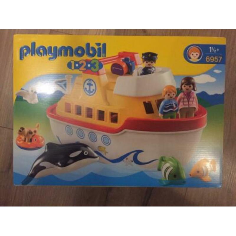 123 Meeneem schip Neptun (nieuw in doos).