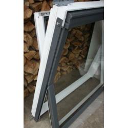 Velux dakraam GGL UK08 U08 134x140 cm met EDW gootstukken