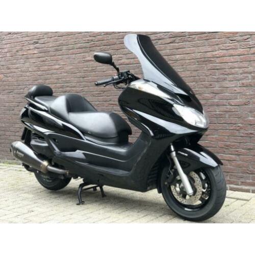 Yamaha YP 400 Majesty, Akrapovic demper, handvatverwarming