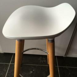 2 x barkruk bologna hout, chroom en ABS hoogglans zitting wi