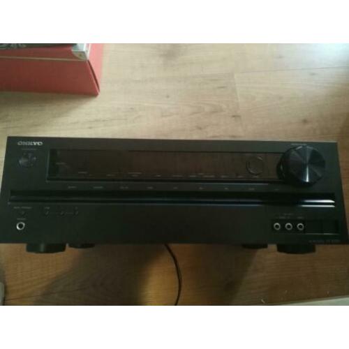 Te koop Onkyo versterker met standaard luidsprekers