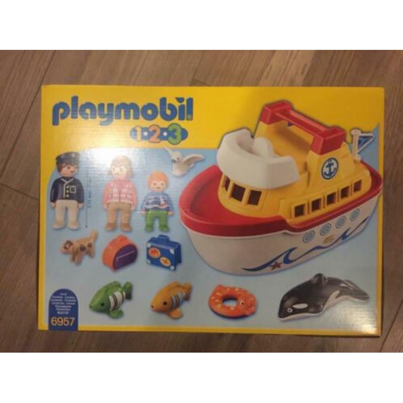 123 Meeneem schip Neptun (nieuw in doos).