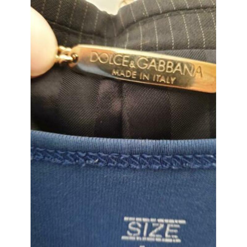 Pak dolce en gabanna donkerblauw met een fijn witte streep