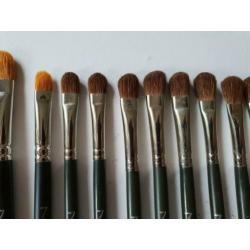 Diverse MAC Eye Brushes - 213, 216, 242 & 275