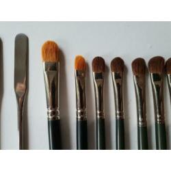 Diverse MAC Eye Brushes - 213, 216, 242 & 275