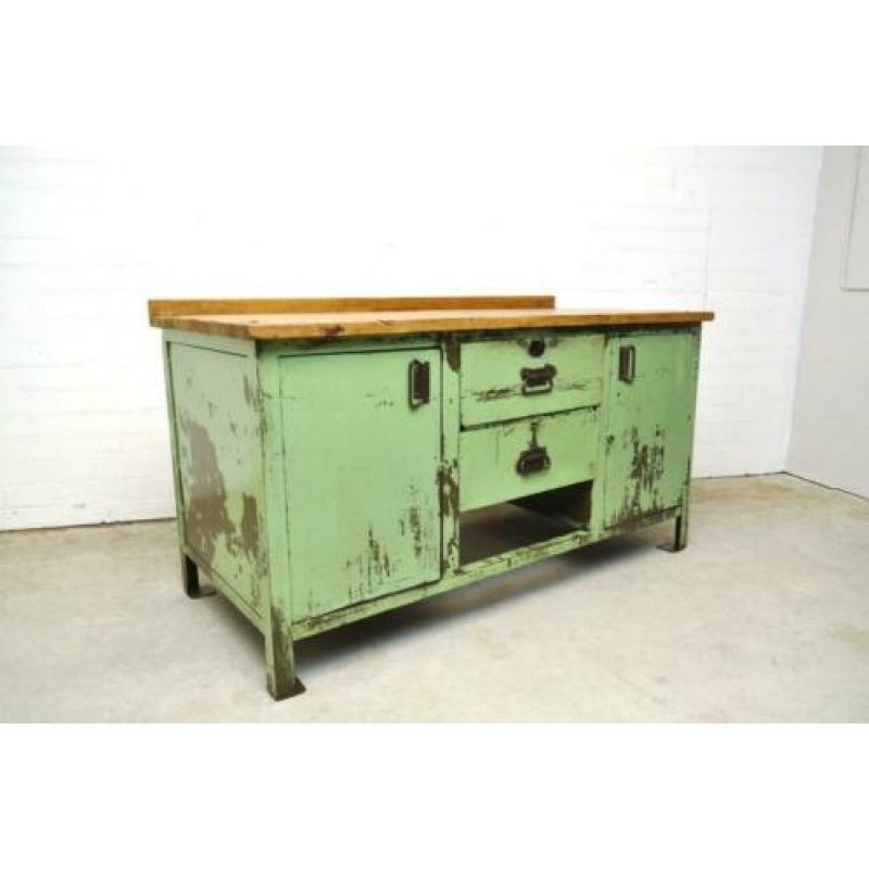 Industrieel kookeiland dressoir industriële buitenkeuken