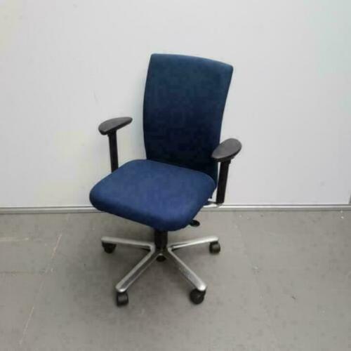 9x Zeer nette blauwe Aspa/Klöber bureaustoelen