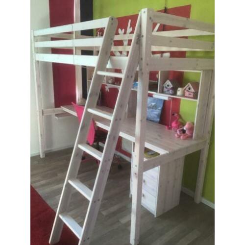 Hoogslaper met bureau
