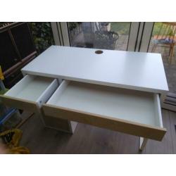 Bureau/computer tafel Ikea Micke