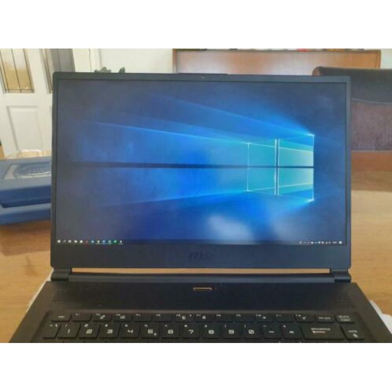gaming laptop (rtx 2080 maxQ)