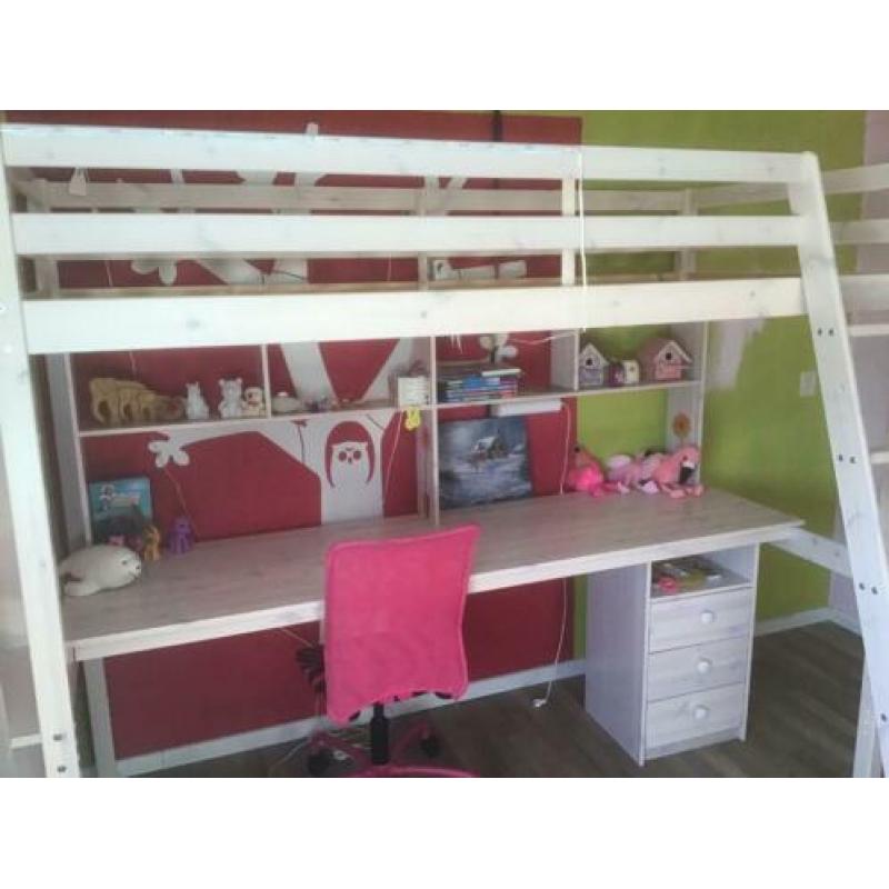 Hoogslaper met bureau