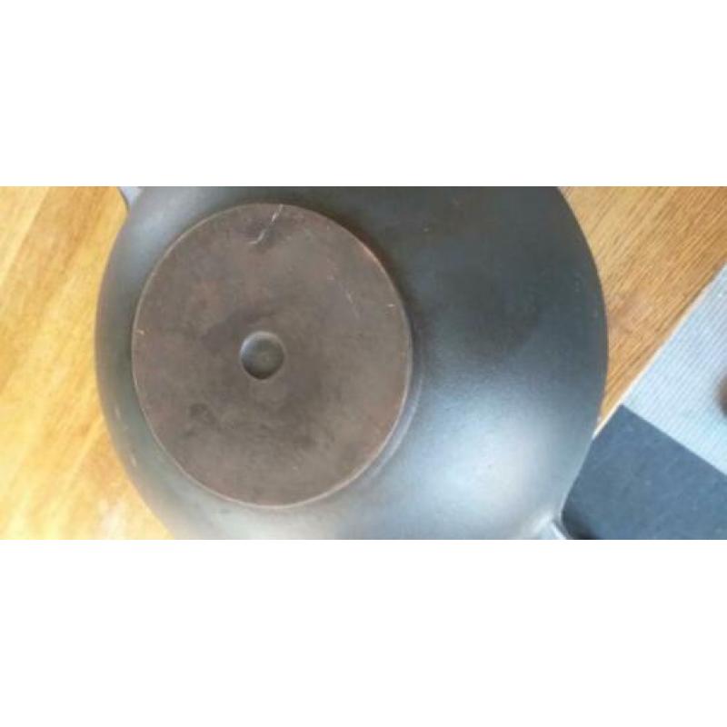 Zware Gietijzeren wok. 36cm doorsnee