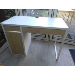 Bureau/computer tafel Ikea Micke